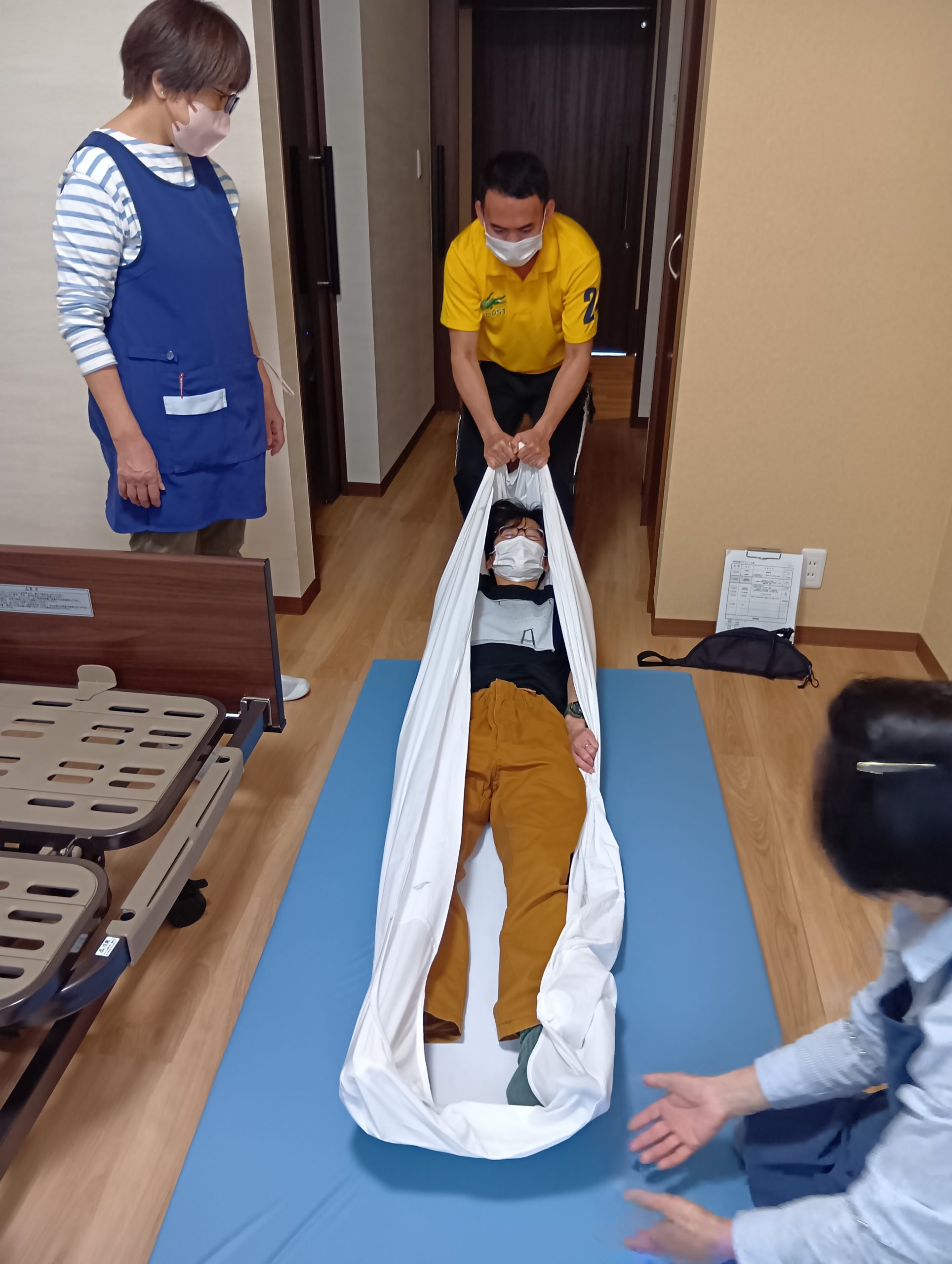 ケアヒルズ四日市　夜間を想定した避難訓練